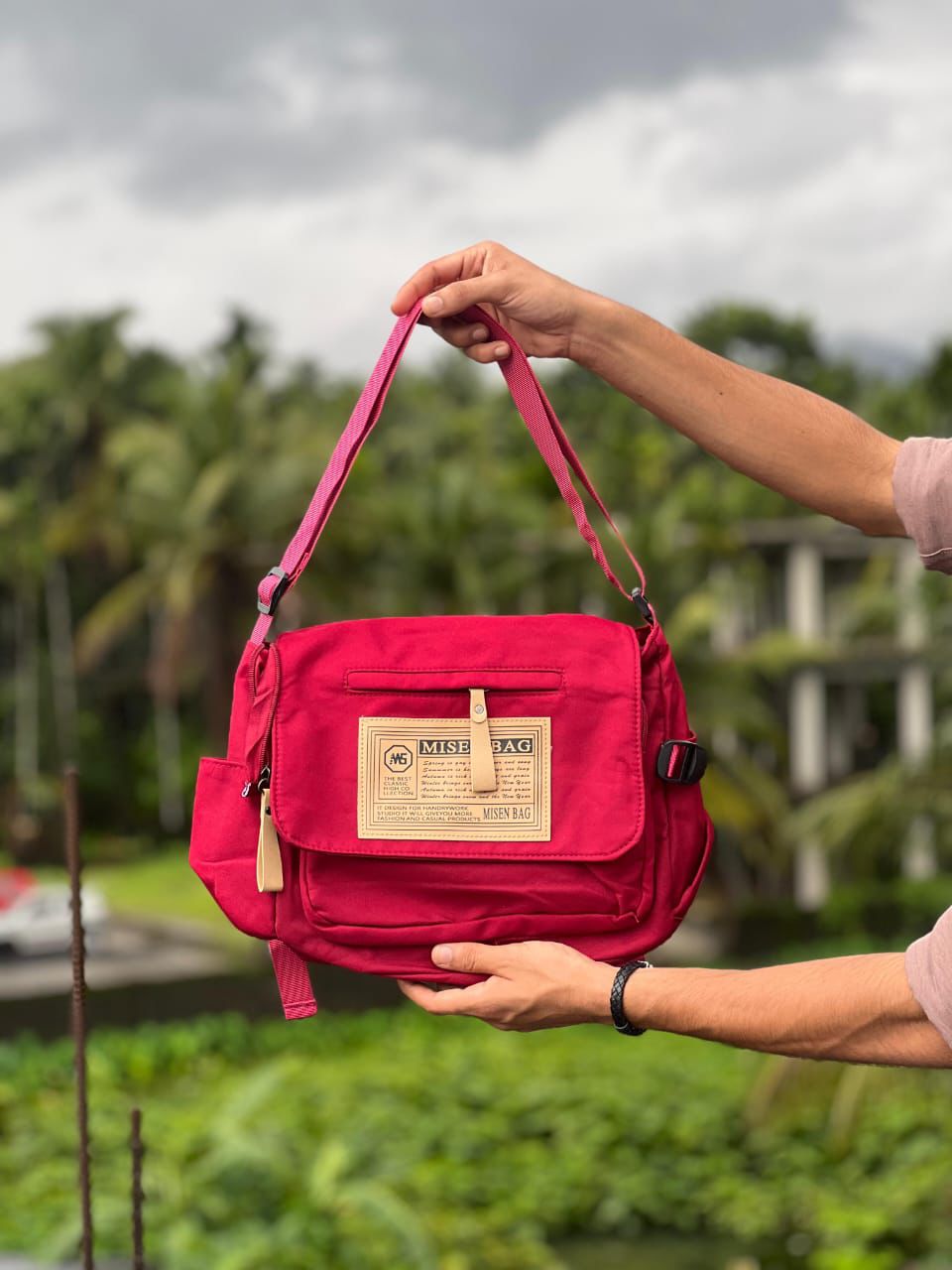 MISEN Vintage Canvas Messenger Bag – Vibrant Cherry Red Crossbody