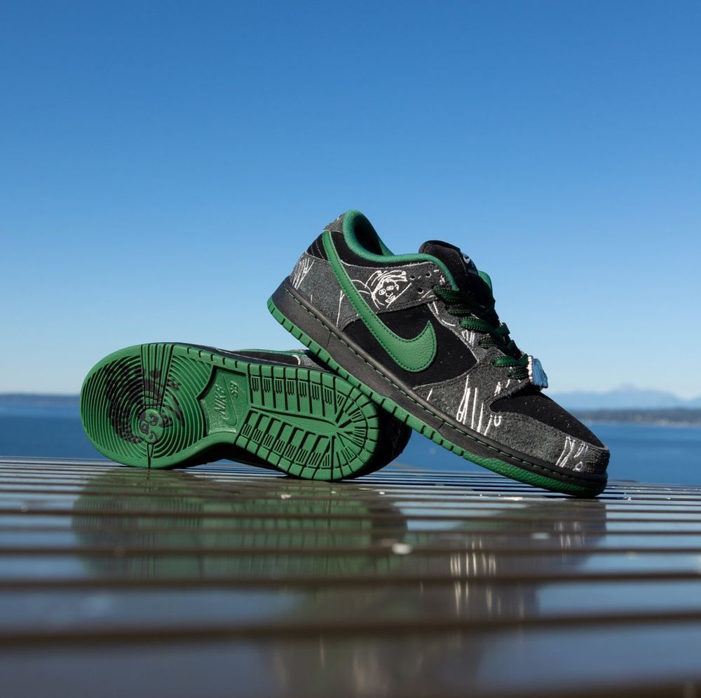 Nike SB Dunk Low "Street Art Edition" – Charcoal Grey & Forest Green Sneakers