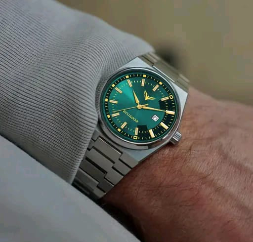 Ecuador Premium Date Series Analog Quartz watch