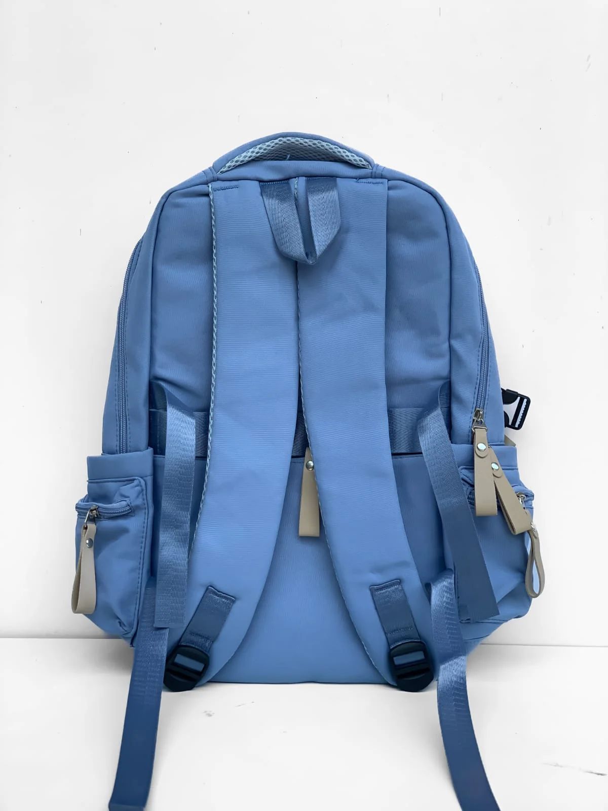 Premium Option: SJHDT Urban Tactical Backpack – Sky Blue & Khaki Sporty Option: SJHDT Multi-Pocket Utility Daypack Minimalist Option: SJHDT Series-7 Lightweight Commuter Backpack