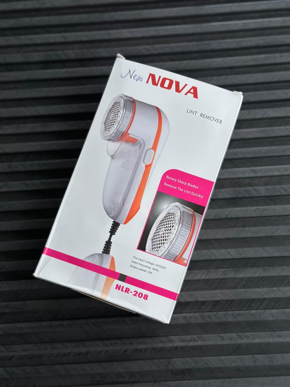Magnetic Oil Dispensing Massage Comb with Red Light Therapy
