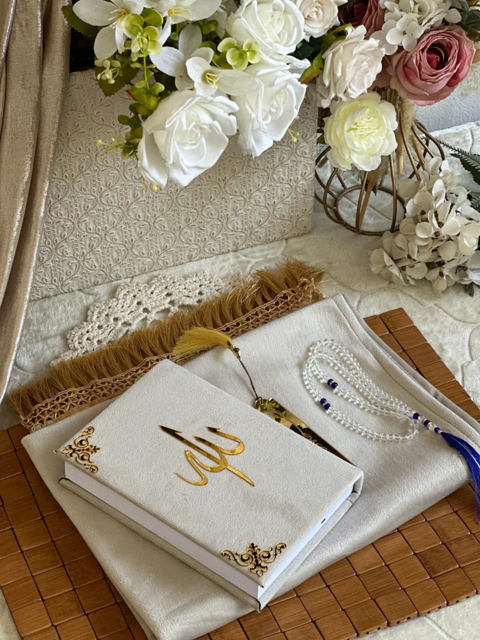 Luxury Velvet Quran Gift Set – Elegant Islamic Keepsake