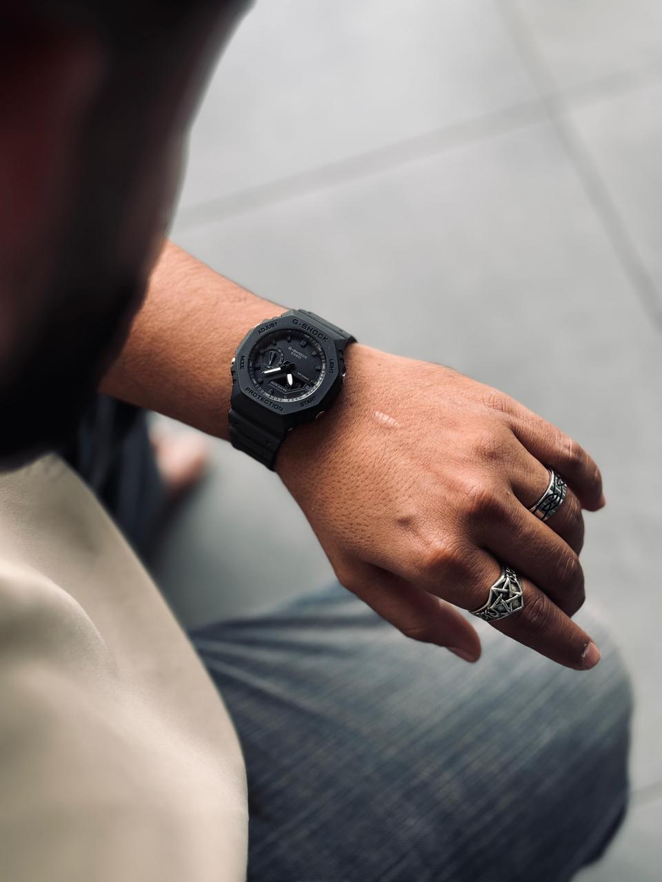 Premium Retro Dual-Time Digital Watch | High-Polish Stainless Steel Link Bracelet | Classic Vintage Professional Timepiece