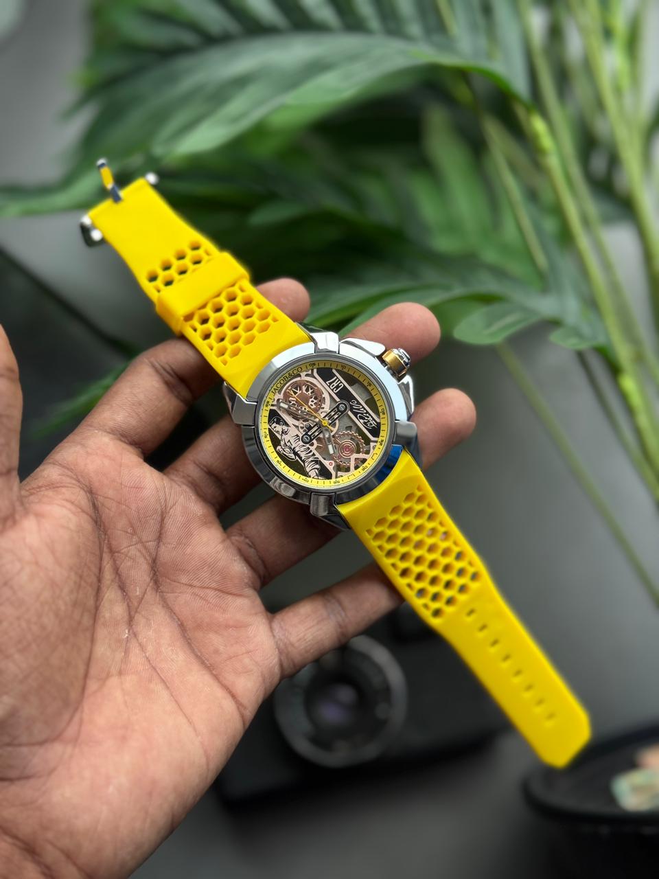 Industrial Skeleton Dial Automatic Watch – Vibrant Honeycomb Sport Series