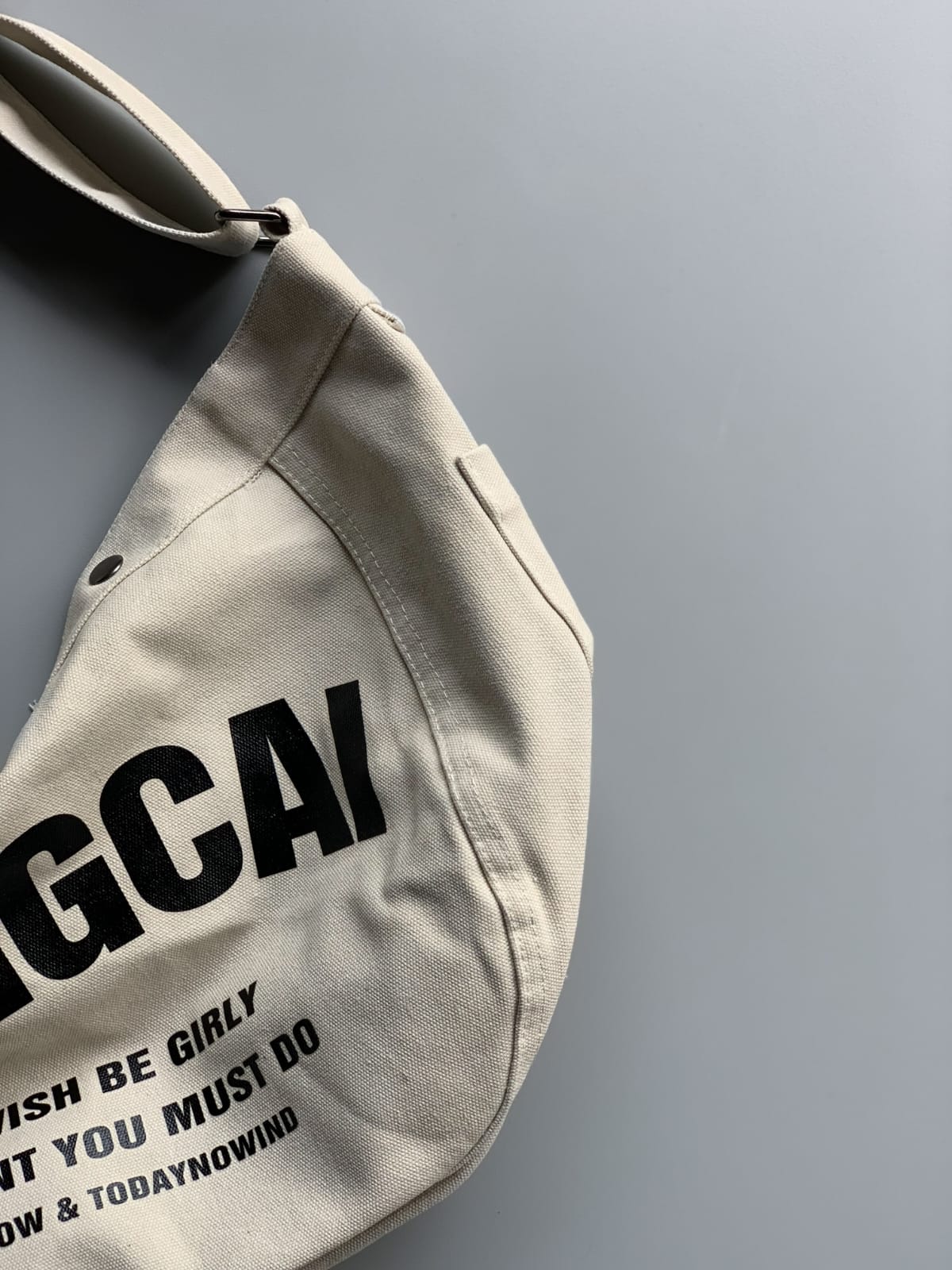 SHANGCAI Streetwear Canvas Messenger Bag – Vintage Cream Sling Bag