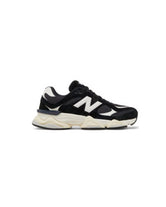 9060 "Black/White"