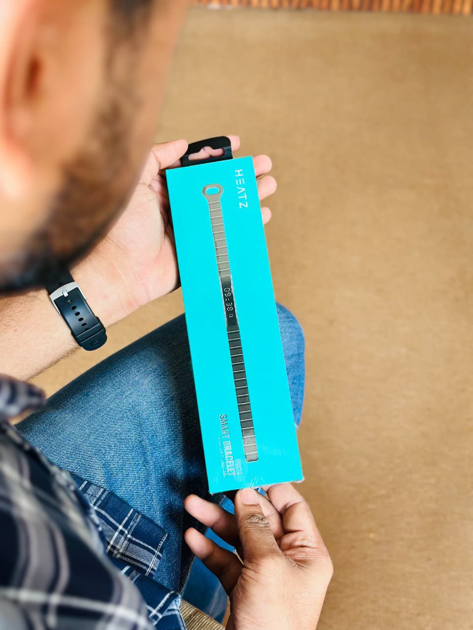 Heatz HW24 Ultra-Slim Smart Bracelet – Sleek Fitness & Lifestyle Tracker