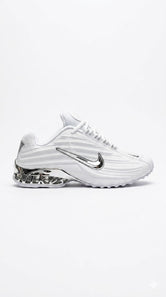 Nike Shox R4 'Metallic Silver & White' – Performance and Style Combined