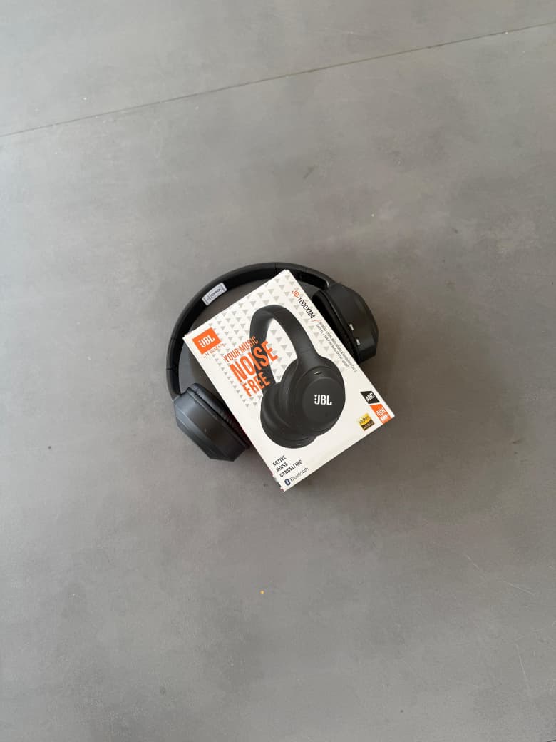 JBL JB-1000XM4 Wireless Over-Ear Headphones with Active Noise Cancelling