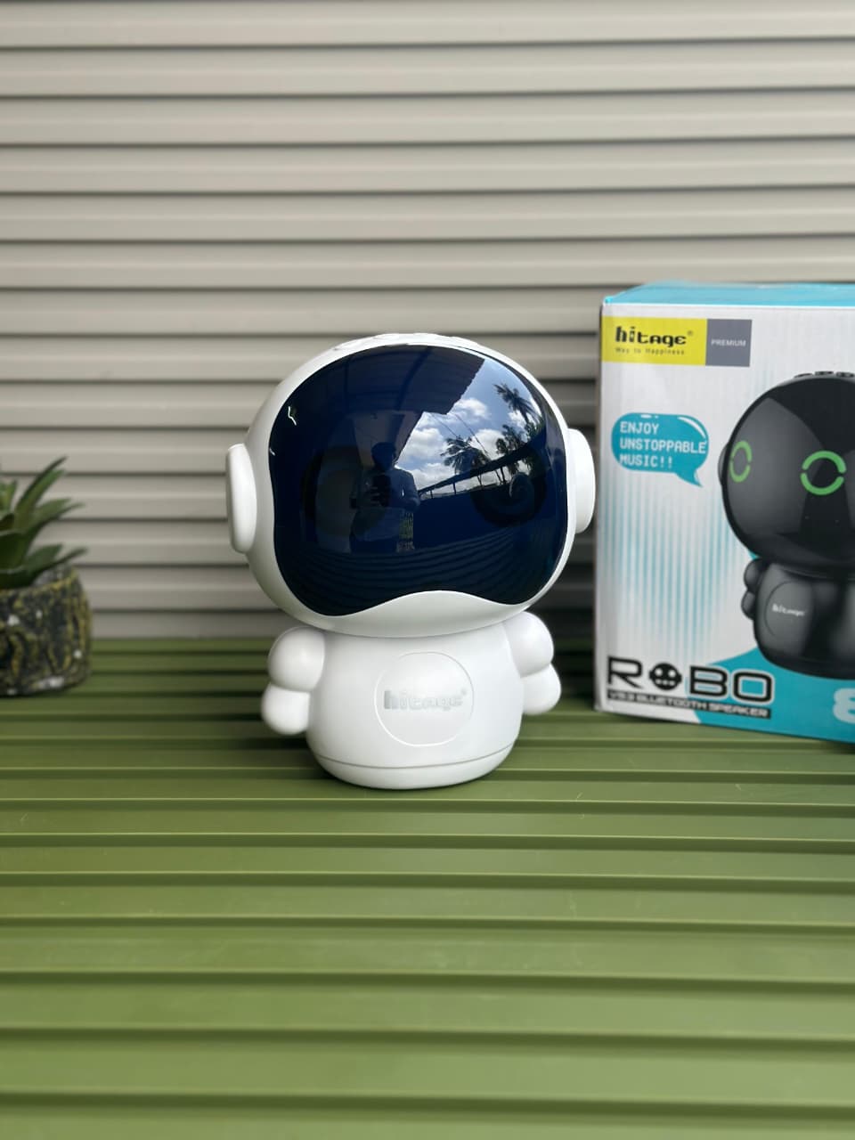 Hitage Astronaut Smart Bluetooth Speaker with LED Display