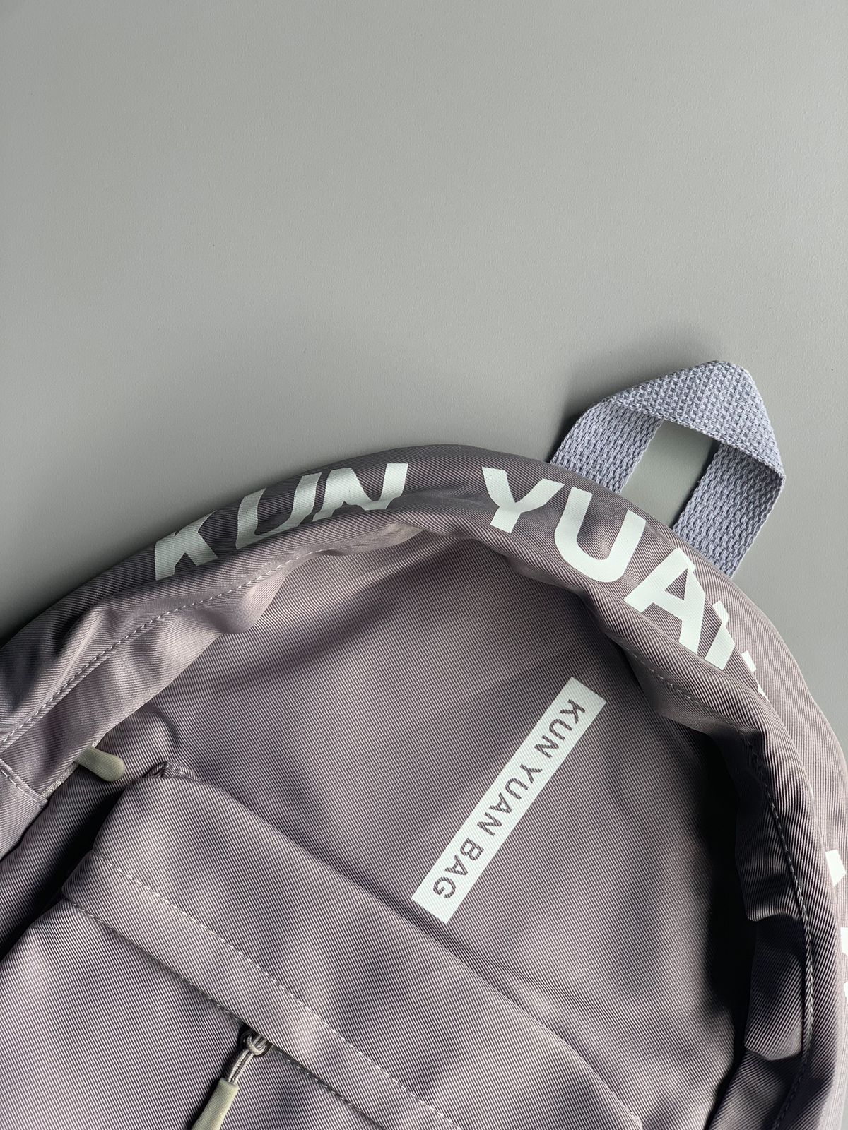 KUN YUAN Urban Minimalist Backpack – Sleek Grey Casual Travel & Daily Bag