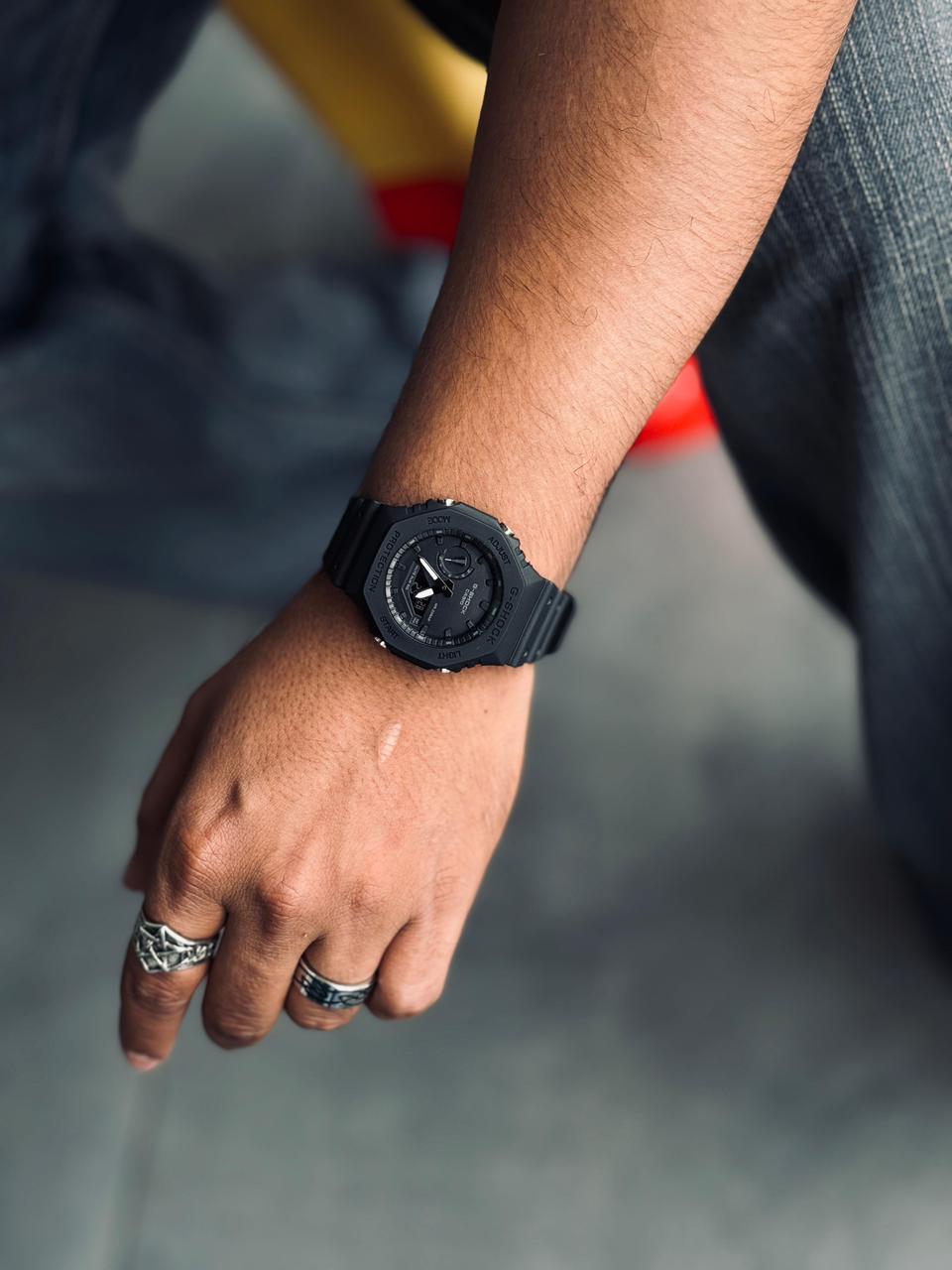 Premium Retro Dual-Time Digital Watch | High-Polish Stainless Steel Link Bracelet | Classic Vintage Professional Timepiece