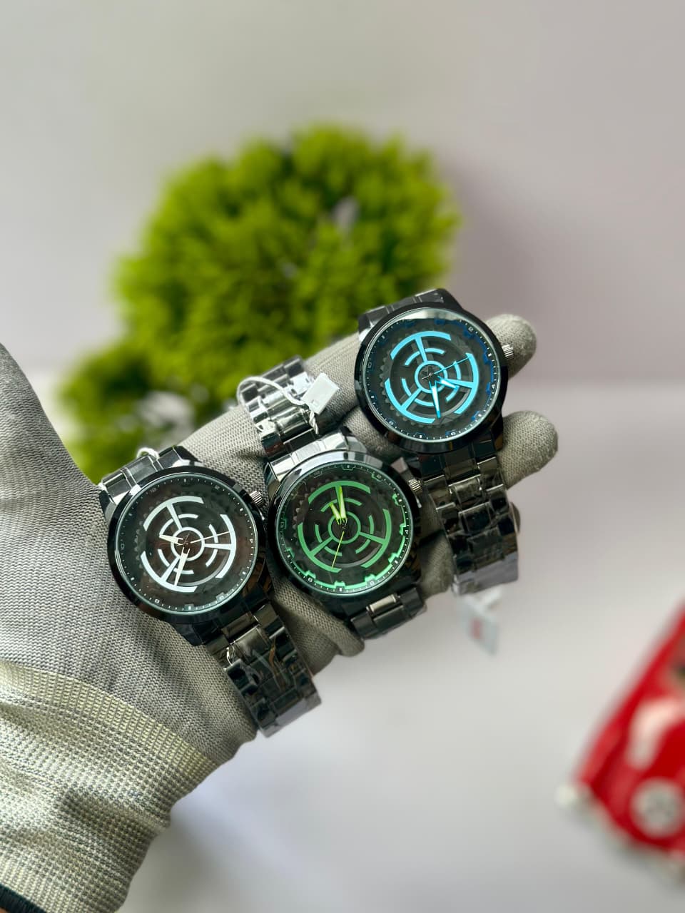 Futuristic Radar Series Men’s Watch – Neon Glow Geometric Dial Metal Edition