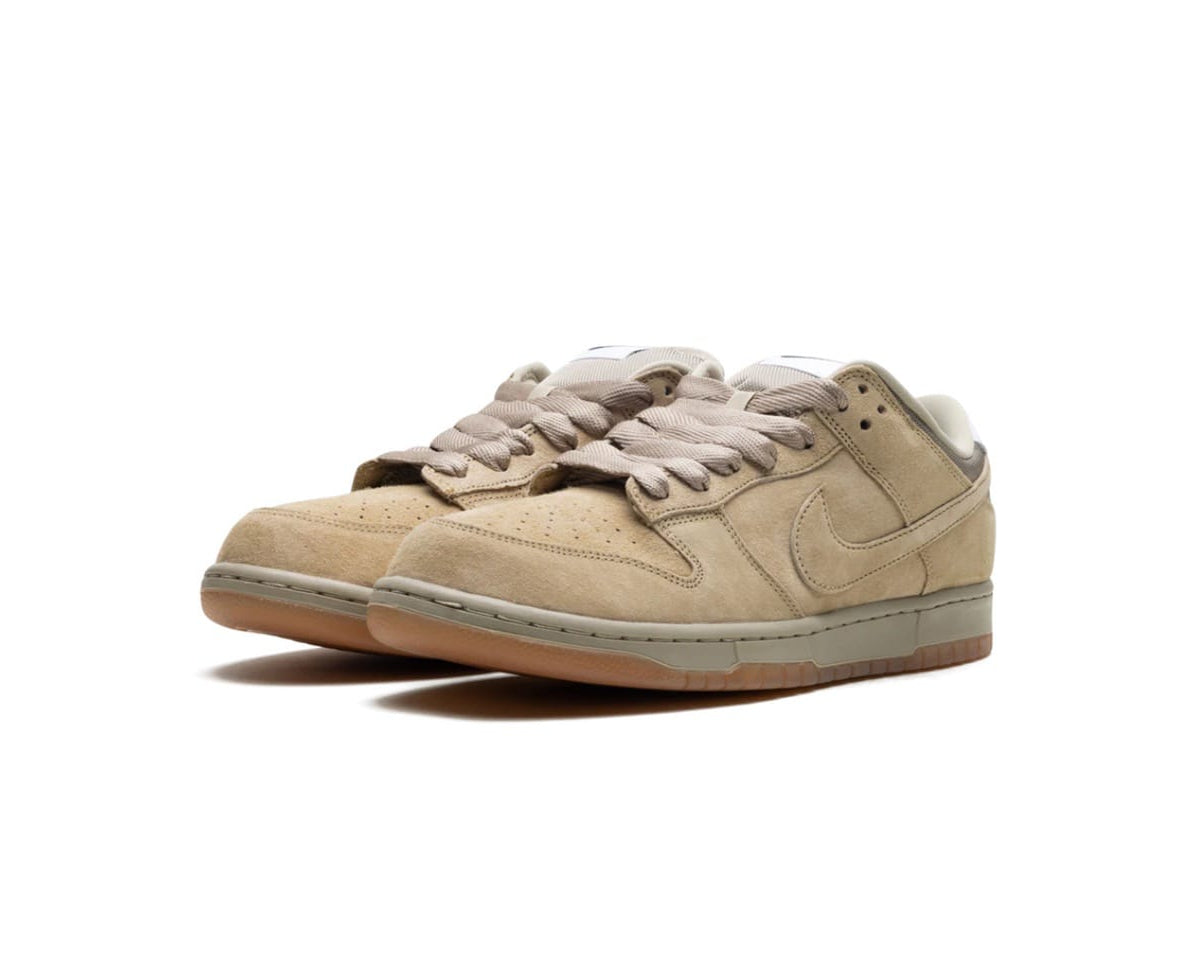 SB Dunk Low "Parachute Beige"